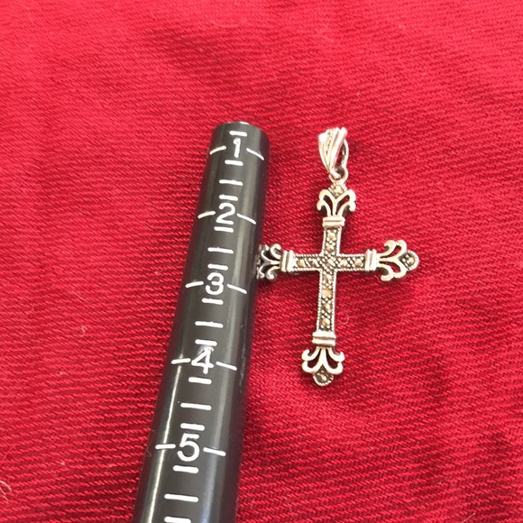 Sterling Silver & Marcasite Cross. Vintage. The Detail is EXTRAORDINARY - Picture 4 of 4
